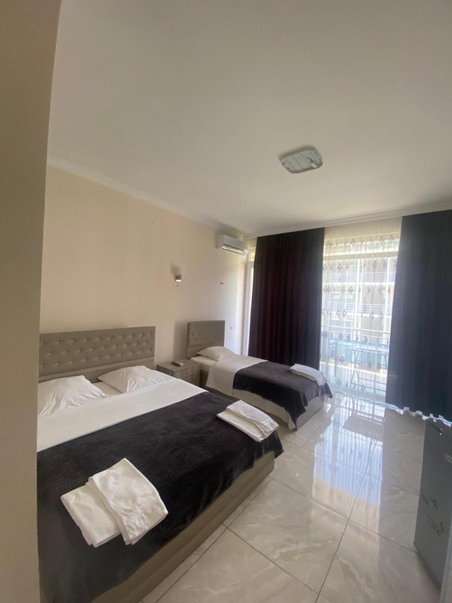 Sunshine Hotel Квариати Экстерьер фото